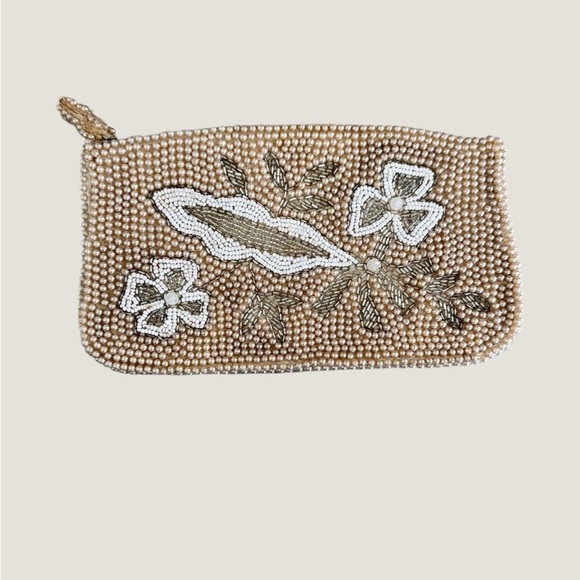 Vintage Handbags - Vintage Beaded Clutch with Floral Design